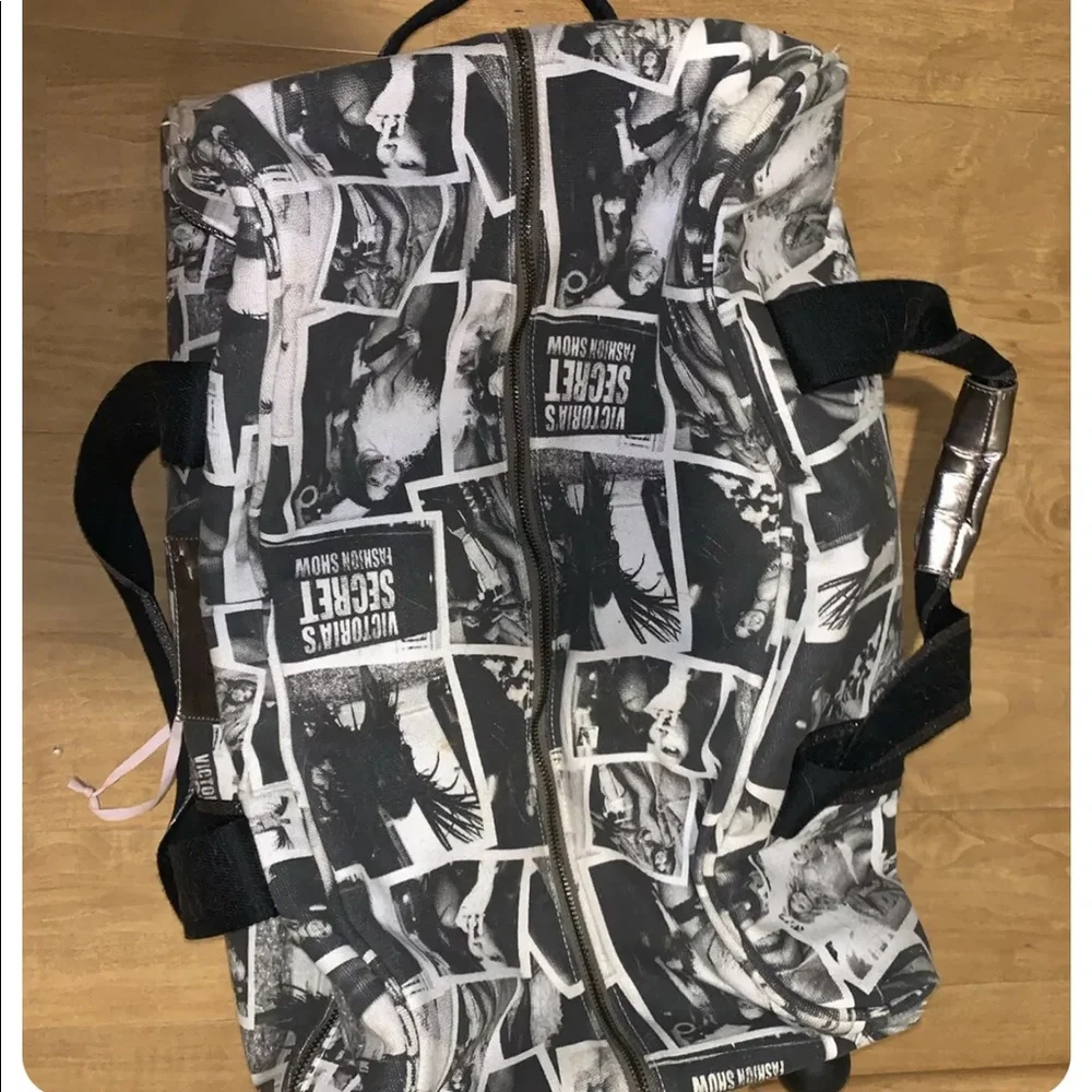Rare HTF Collectible Supermodel Essential Fashion Show Wheelie Luggage Suitcase - Picture 13 of 13